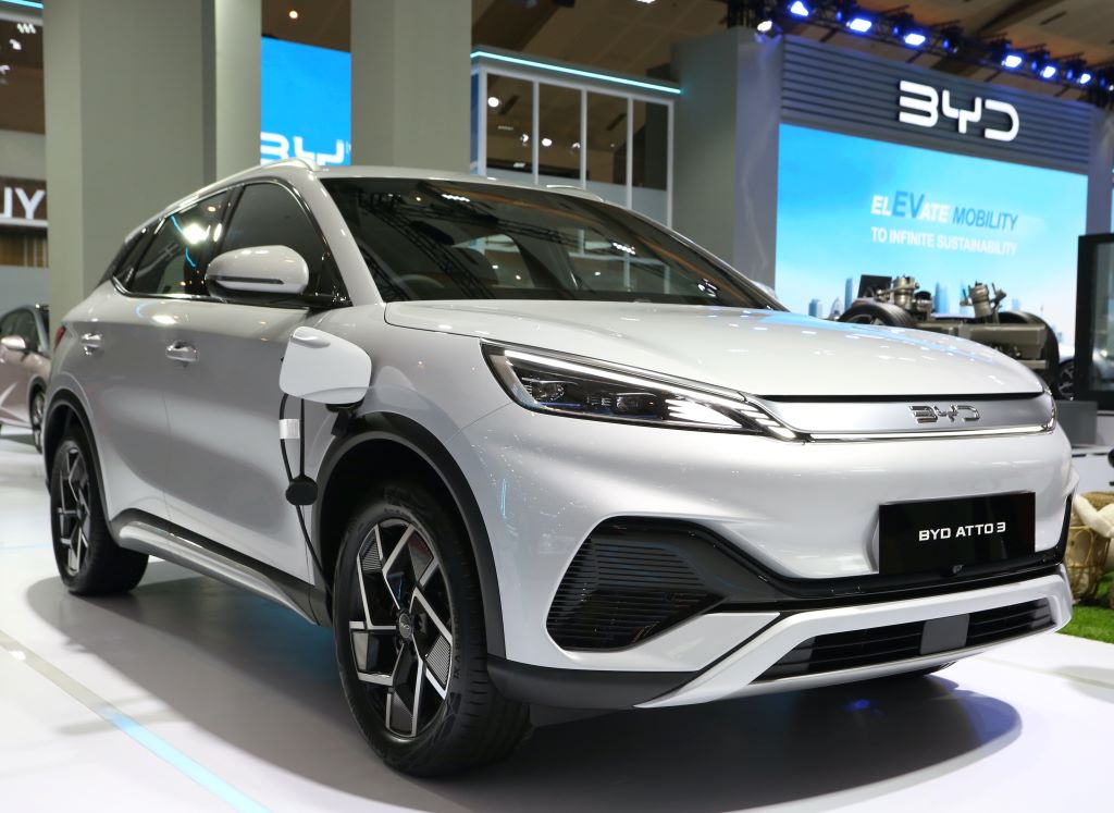 Debut di IIMS 2024, Simak Sepak Terjang BYD di Industri Otomotif