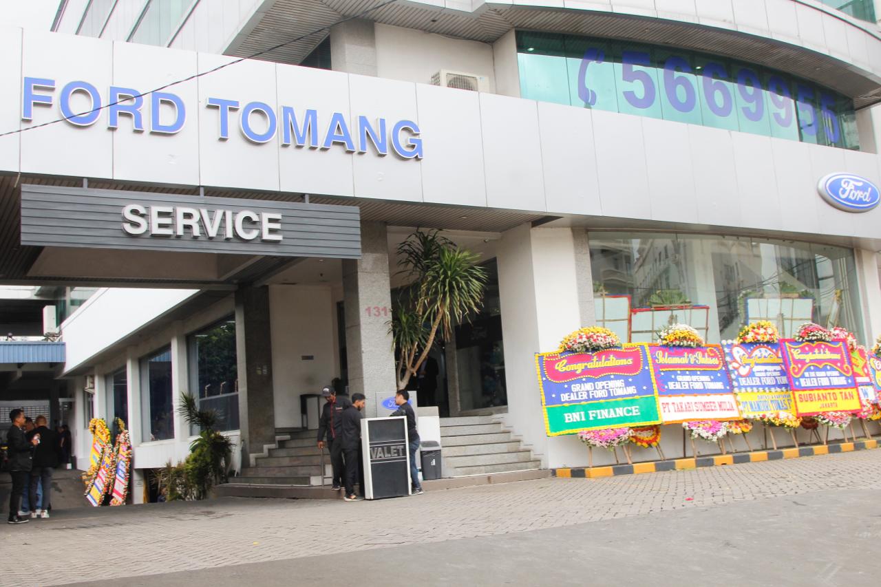 Ford Resmikan Outlet Baru di Jakarta Barat, Everest Diskon Rp50 Juta