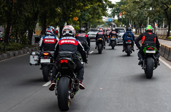 Jurus Motul Rangkul Komunitas Motor Meriahkan IIMS 2025