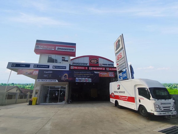 Outlet Baru Bridgestone Layani Kendaraan Penumpang hingga Truk