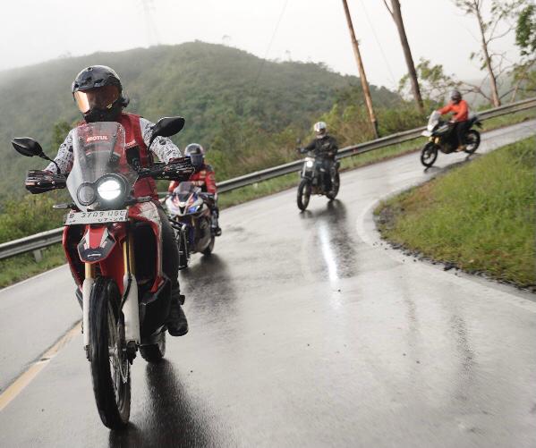 Rekomendasi Destinasi Eksotis di Pulau Flores yang Cocok Buat Motoran