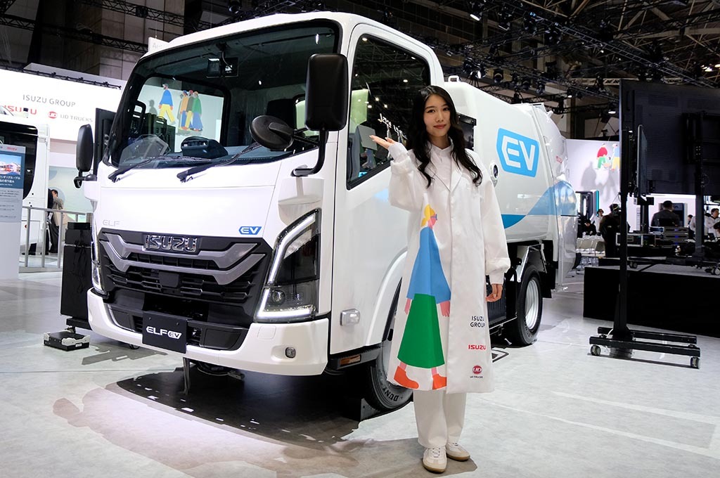 Isuzu Pamerkan Inovasi Teknologi Masa Depan Di Japan Mobility Show 2025
