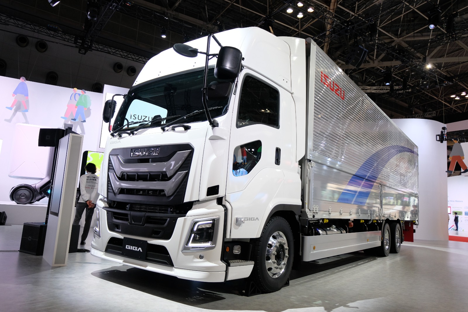 Isuzu Pamerkan Inovasi Teknologi Masa Depan Di Japan Mobility Show 2025