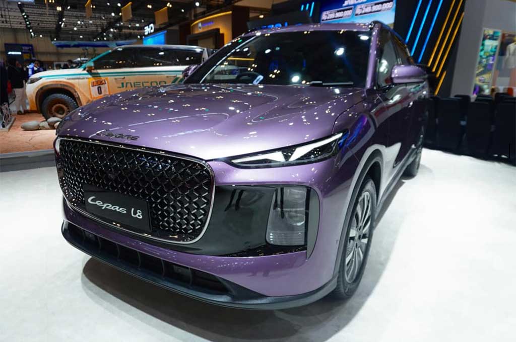 SUV Premium Berteknologi RPA & APA, Lepas L8 Debut Global di Indonesia