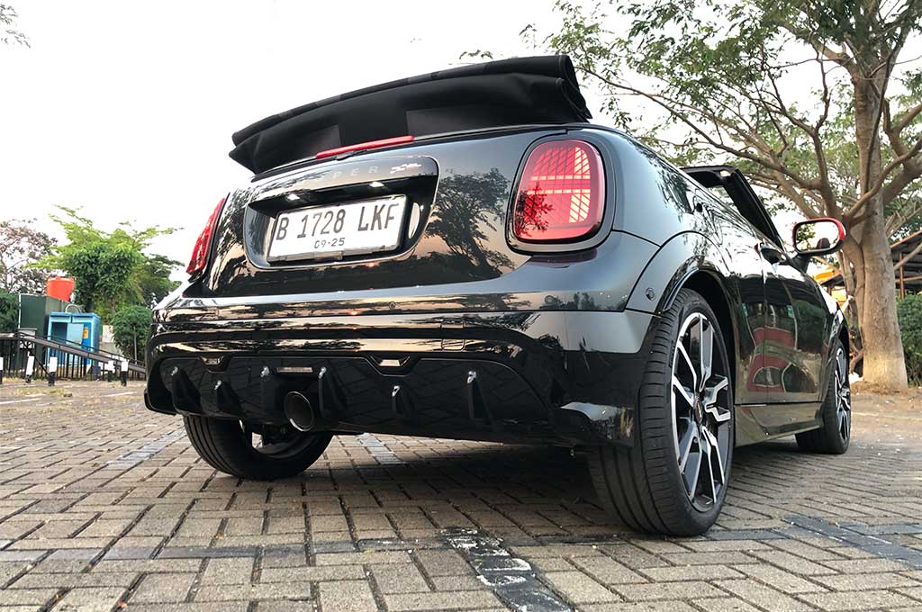MINI John Cooper Works Cabrio, Ngebut Anti Cemas ala Pembalap!
