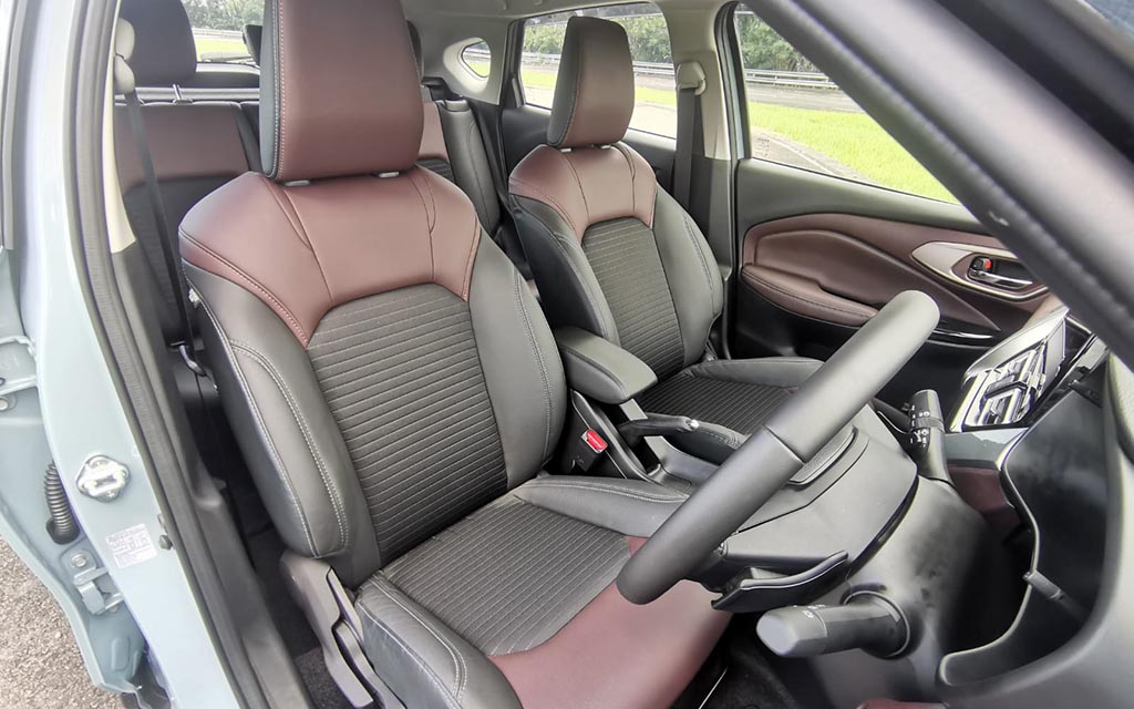 Interior Suzuki Fronx yang Bernuansakan Merah Anggur