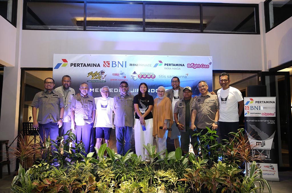 Mercedes Jip Indonesia Tuntaskan Touring Sumatera Meneroka Swarnadwipa