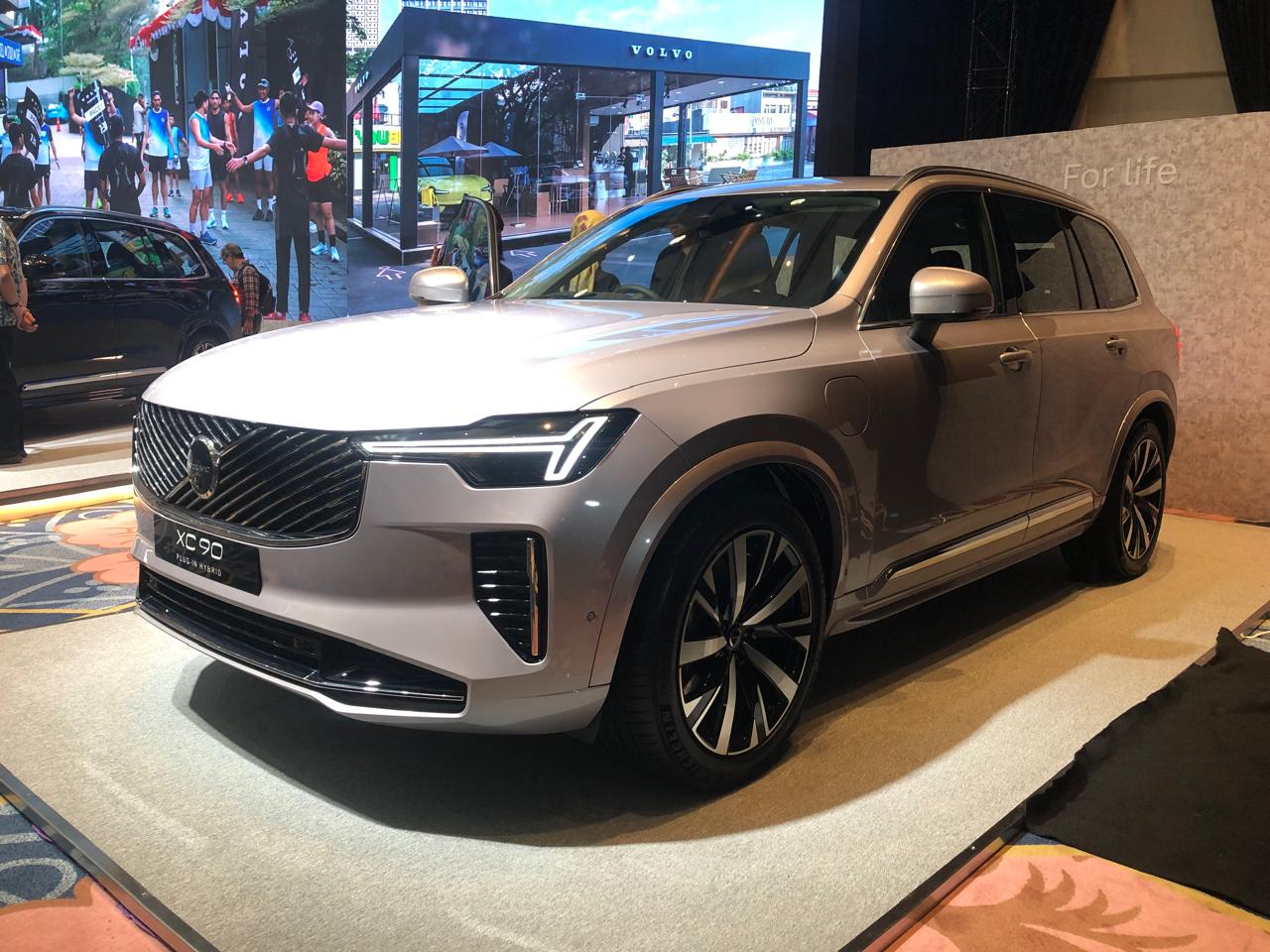 Volvo Luncurkan 3 Model Elektrifikasi, Termurah Mulai Rp1,2 Miliar