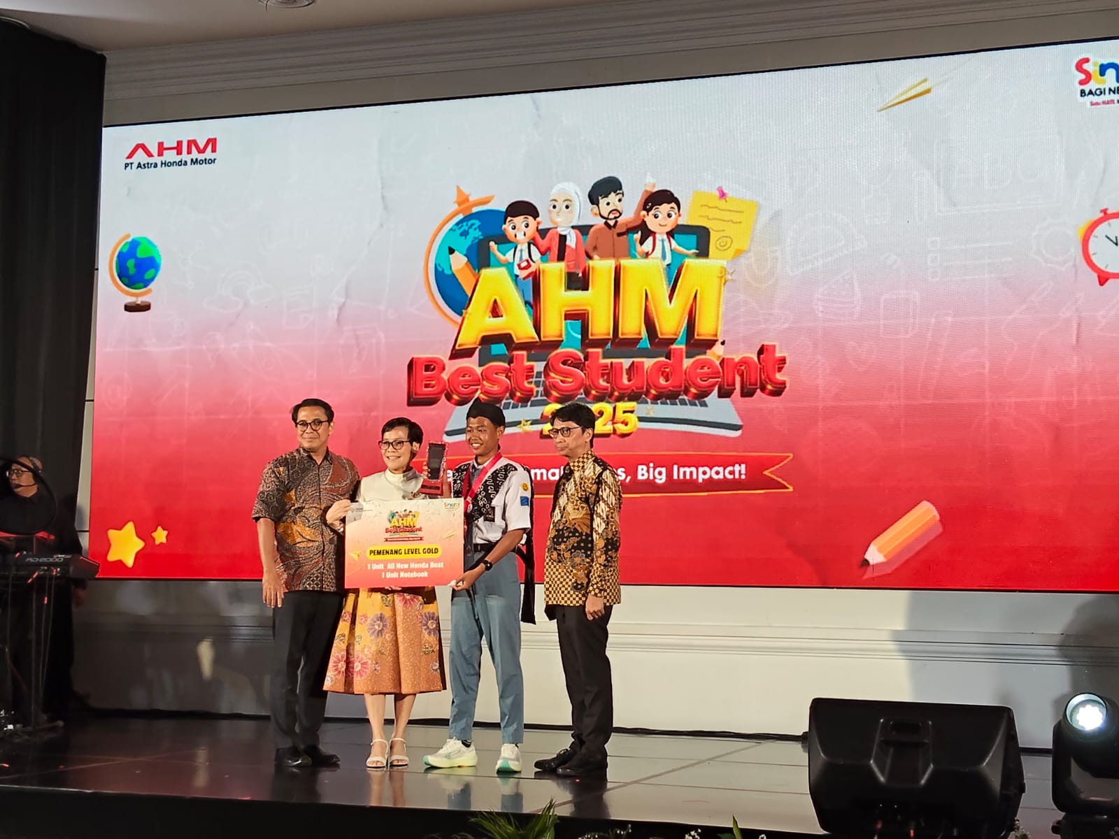 Gen Z Berbicara Soal Isu Berkelanjutan di AHM Best Student 2025
