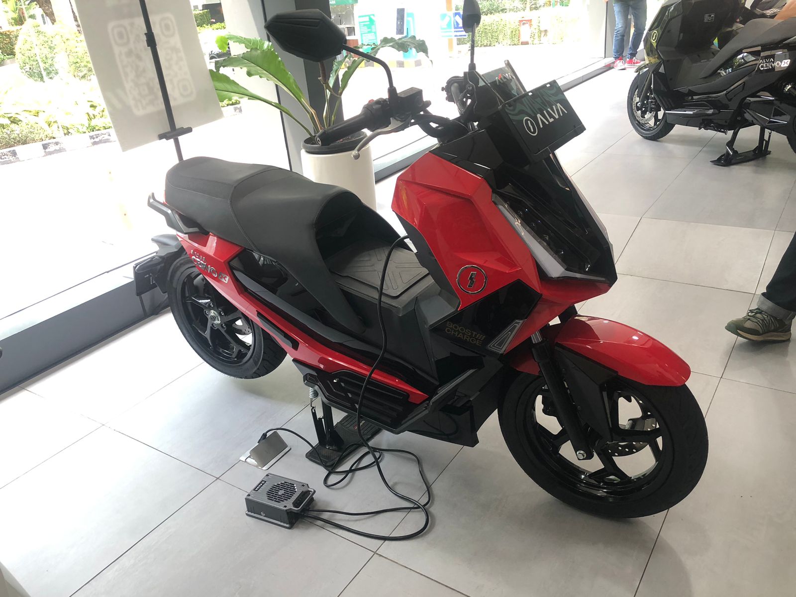 Alva Terus Genjot Infrastruktur untuk Pengguna Motor Listrik