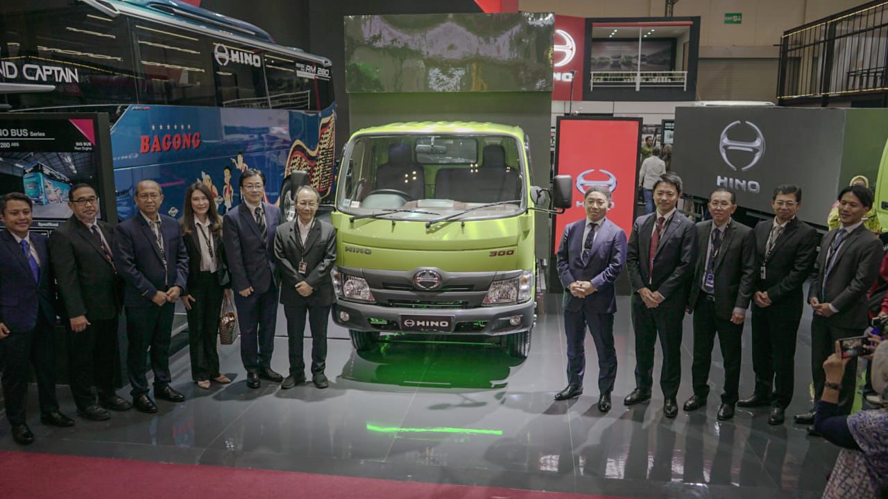 Armada Logistik Hino300 Series 136 MDLR Melantai di GIIAS 2025