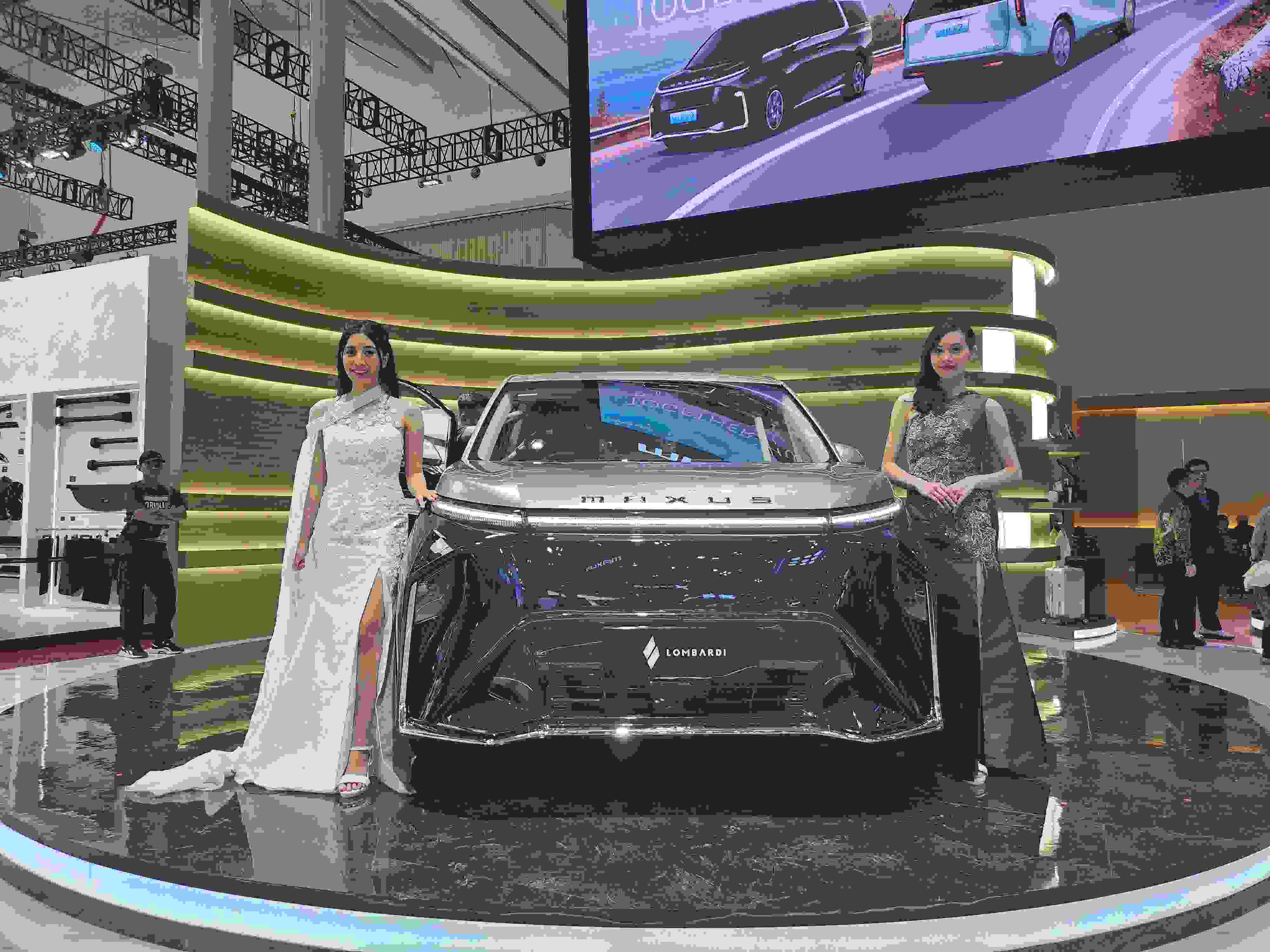 Hadir di GIIAS 2025, Maxus Umumkan Harga Baru Lini MPV Listrik