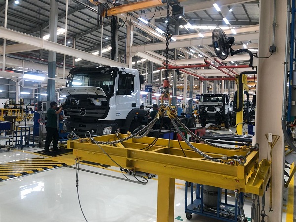 Segini TKDN Kendaraan Niaga Mercedes-Benz Rakitan Cikarang