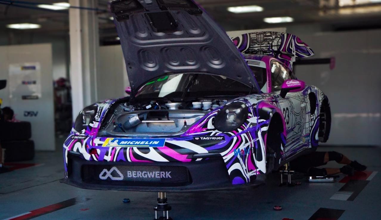 Intip Proses Perakitan Mobil Balap Porsche 911 GT3