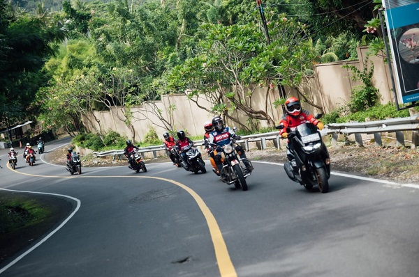 Uji Pelumas Berlisensi MotoGP, Motor Enteng di Jalur Ekstrem