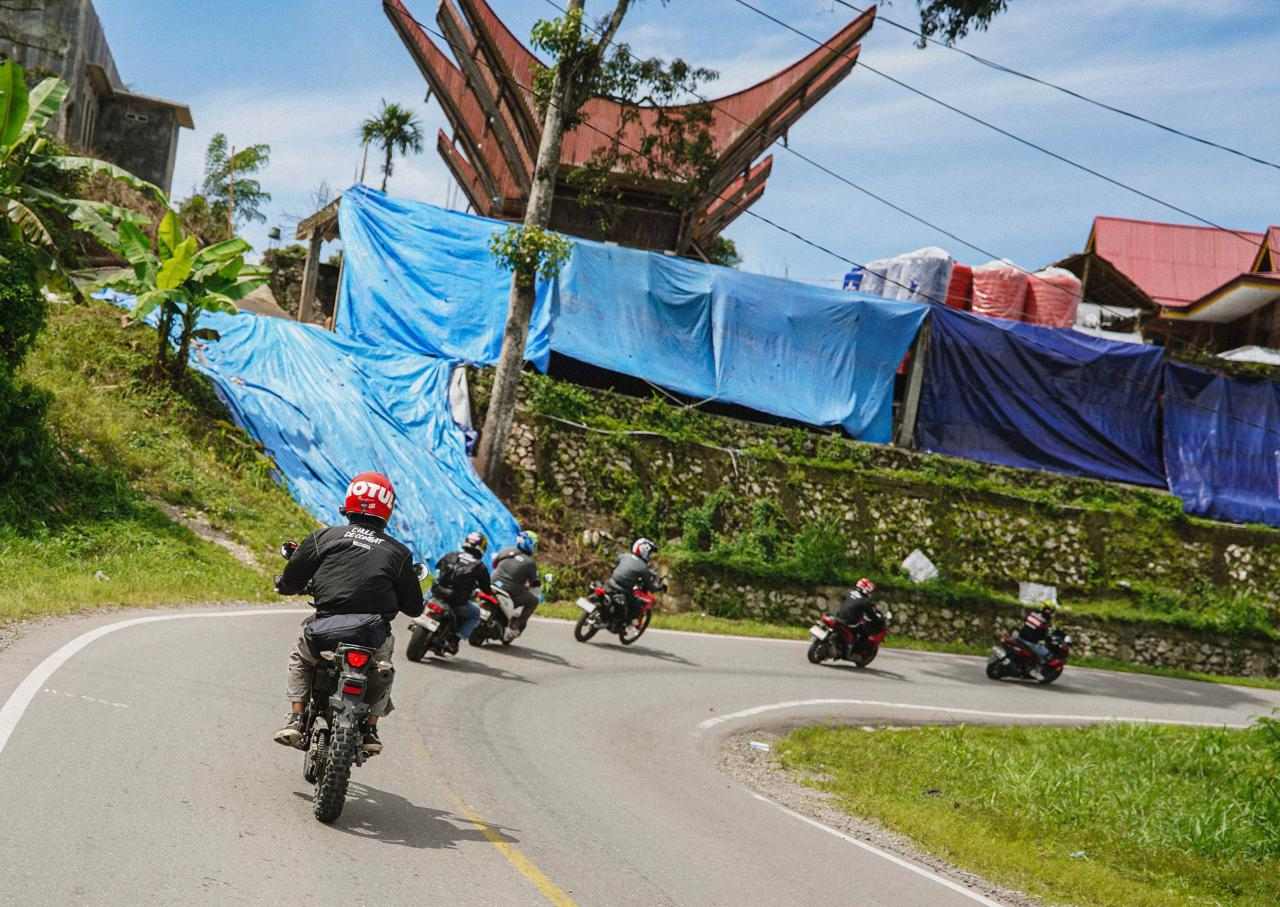 Touring Sambil Eksplorasi Destinasi Ikonik Sulawesi Selatan