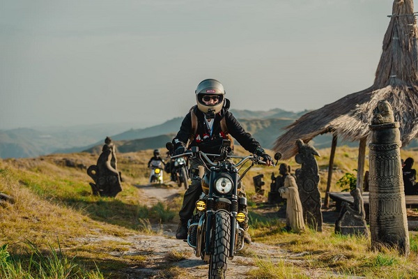 Pelumas Mesin untuk Moge Diuji di Rute Ekstrem Sumba