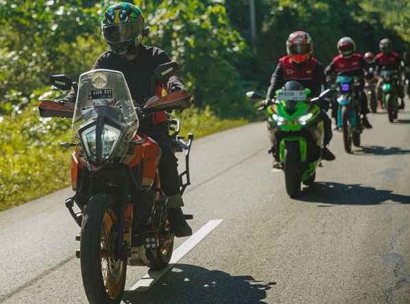 Pelumas Mesin untuk Moge Diuji di Rute Ekstrem Sumba