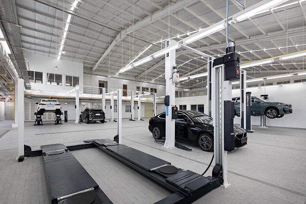 BMW Astra Mampang Resmi Beroperasi, Intip Fasilitasnya