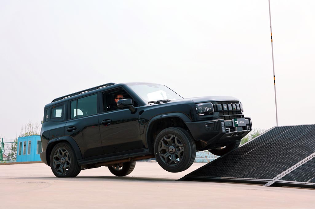 Pembuktian Kemampuan Jetour G700 dan T2 i-DM Lewati Halang Rintang