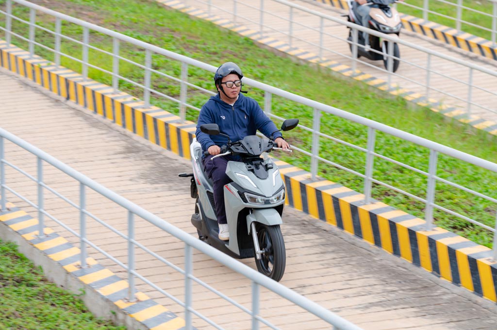 Menjajal Motor Listrik Vinfast, Unit Vietnam & Indonesia Beda Nih!