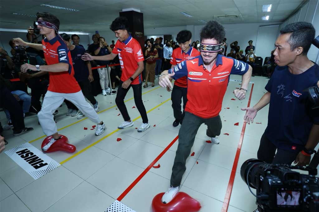 Bikin Ogoh-Ogoh Hingga Main Games, Keseruan Joan dan Luca di Bali