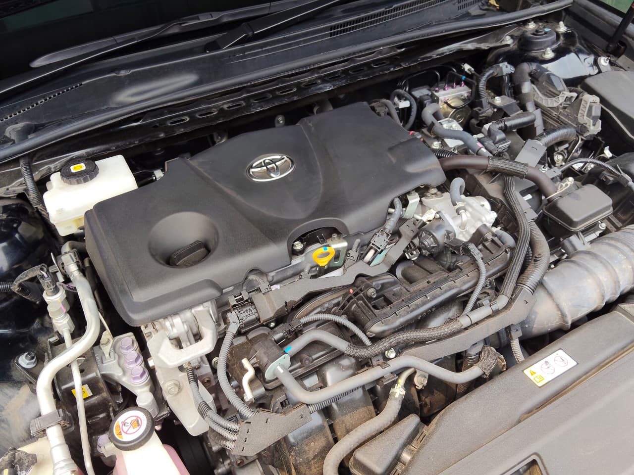 Toyota-Camry-Hybrid-mesin-medcom