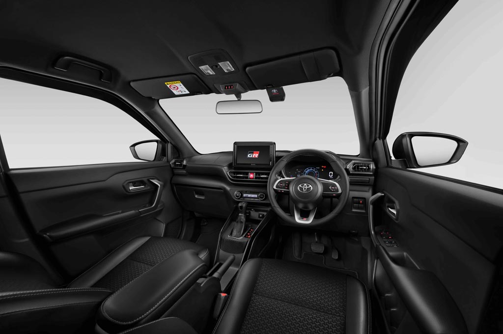 Cek Pembaruan di New Toyota Raize