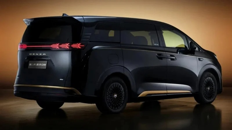 Denza D9 Dark Gold Meluncur, MPV Premium dengan Sentuhan Emas Asli