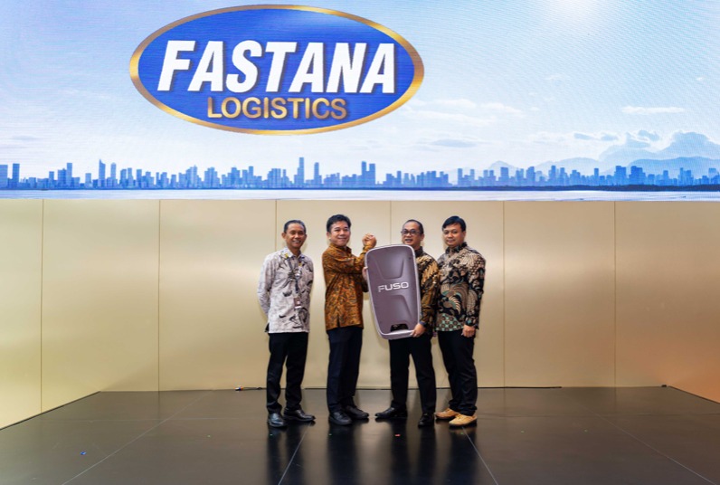 Serah Terima eCanter ke Fastana Logistik, Mitsubishi Fuso Perkuat Ekosistem Truk Listrik