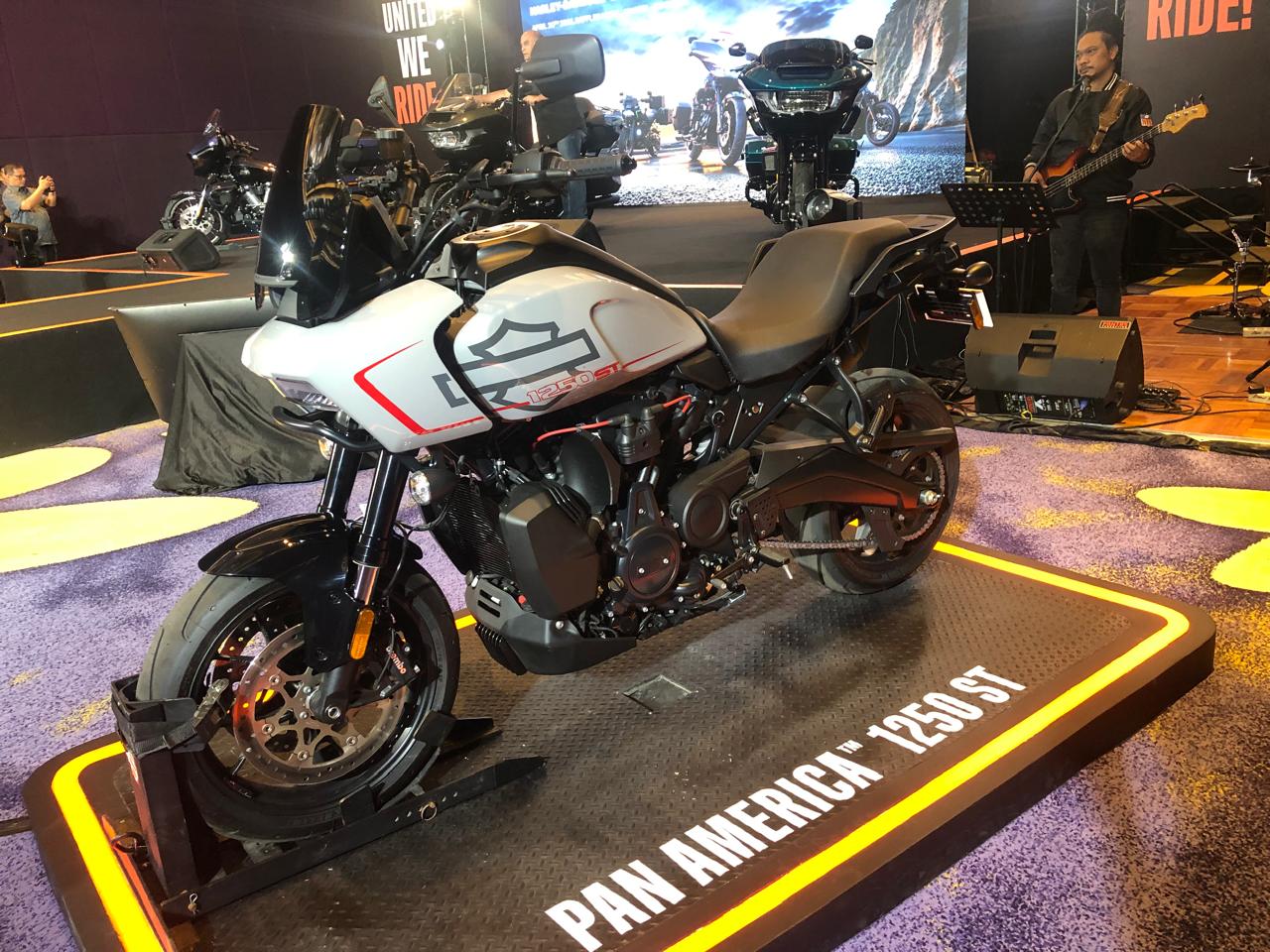 Road Glide dan Street Glide Limited Meluncur, Intip Lini Harley-Davidson 2026