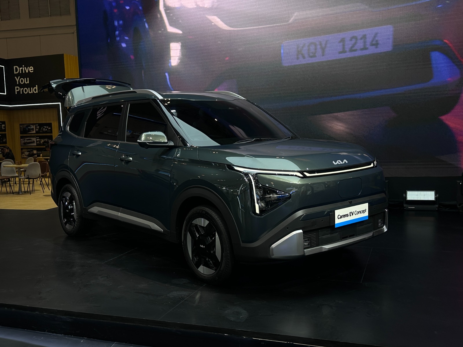 Kia Carens Sabet Penghargaan ‘MPV Favorit’ di GIIAS 2026