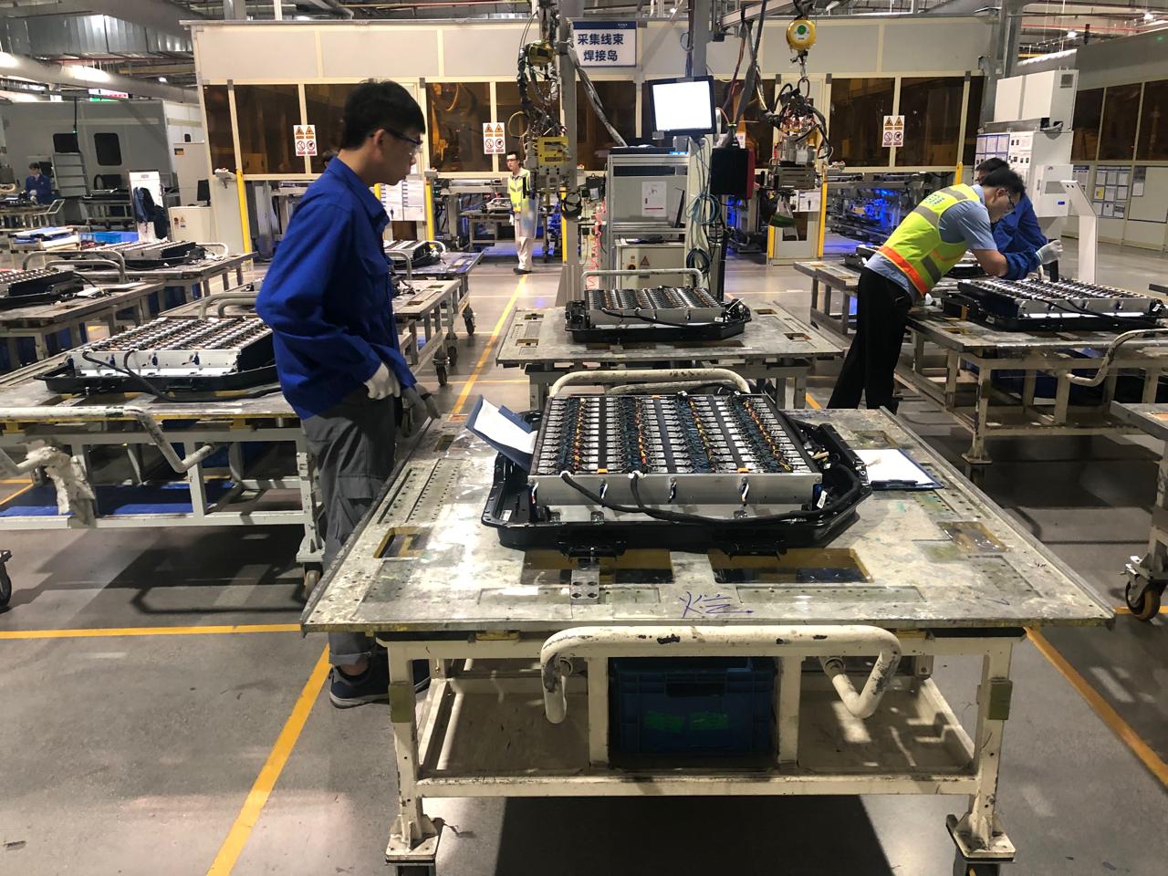 Mengintip Pabrik Wuling di Liuzhou, Produksi Mobil Dikerjakan Robot hingga AI
