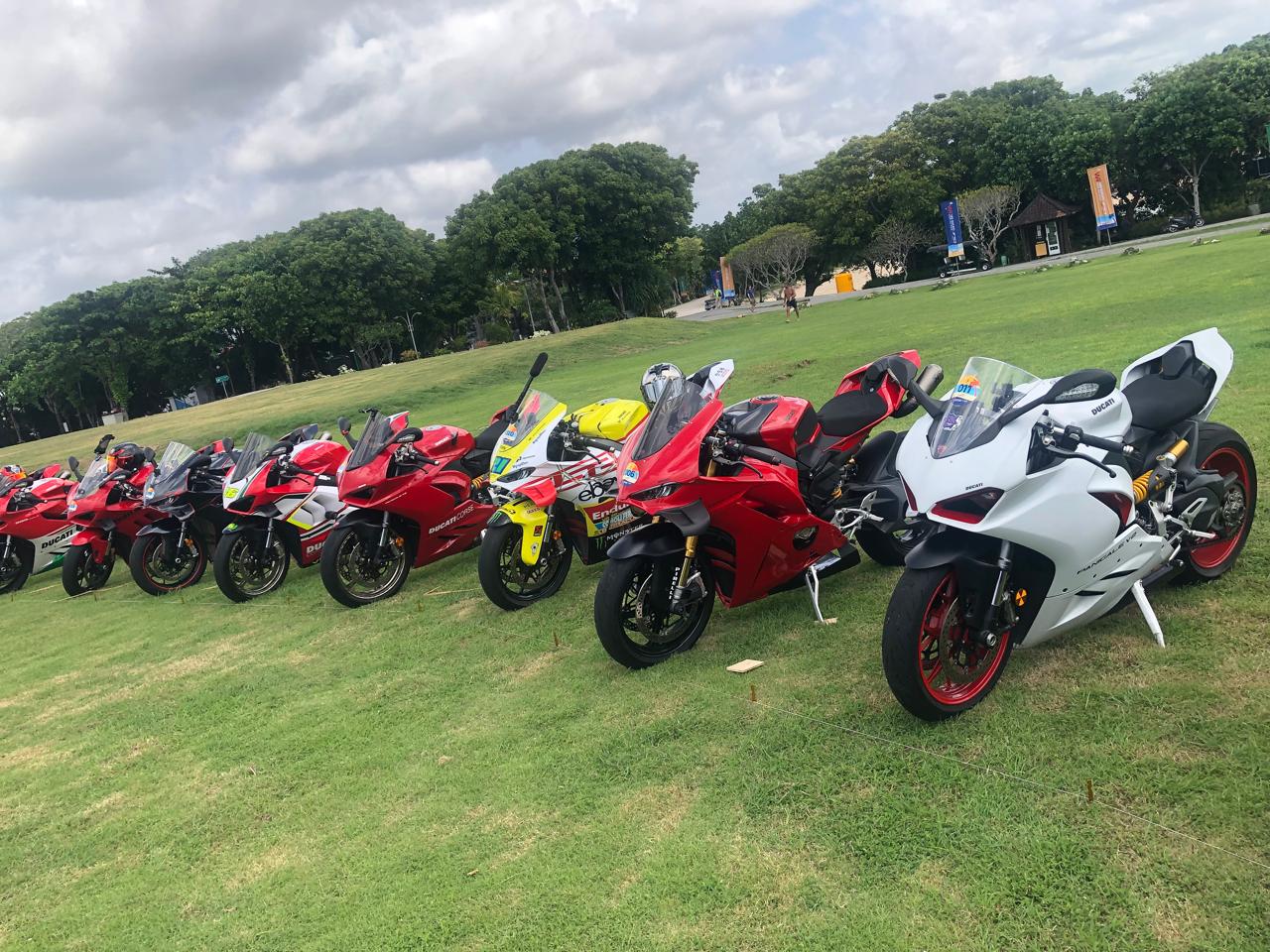 Ratusan Ducatisti Riding Keliling Bali Rayakan Satu Abad Ducati