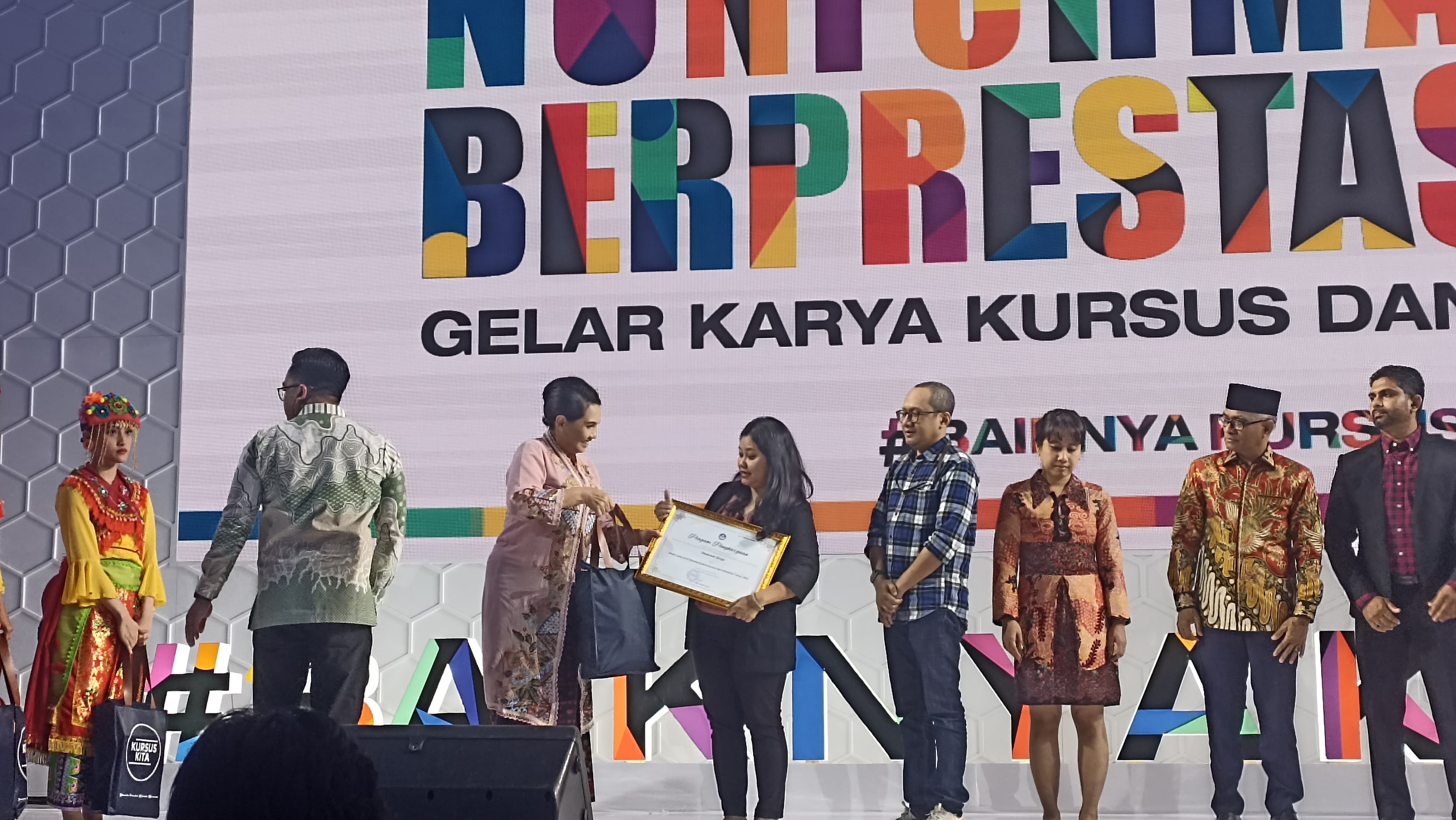 Concern pada Isu Vokasi, Medcom.id Kembali Raih Penghargaan Kemendikbudristek
