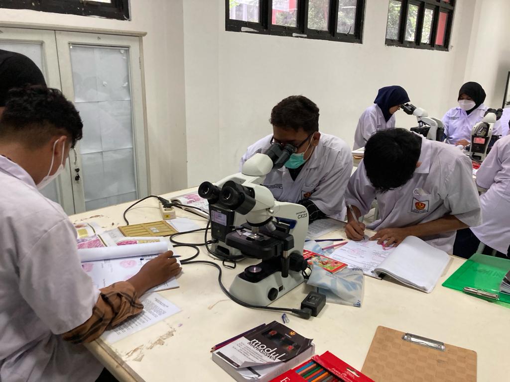 Kisah Kegigihan Rizky, Hampir Putus Asa hingga Berhasil Kuliah Kedokteran Berkat KIP Kuliah