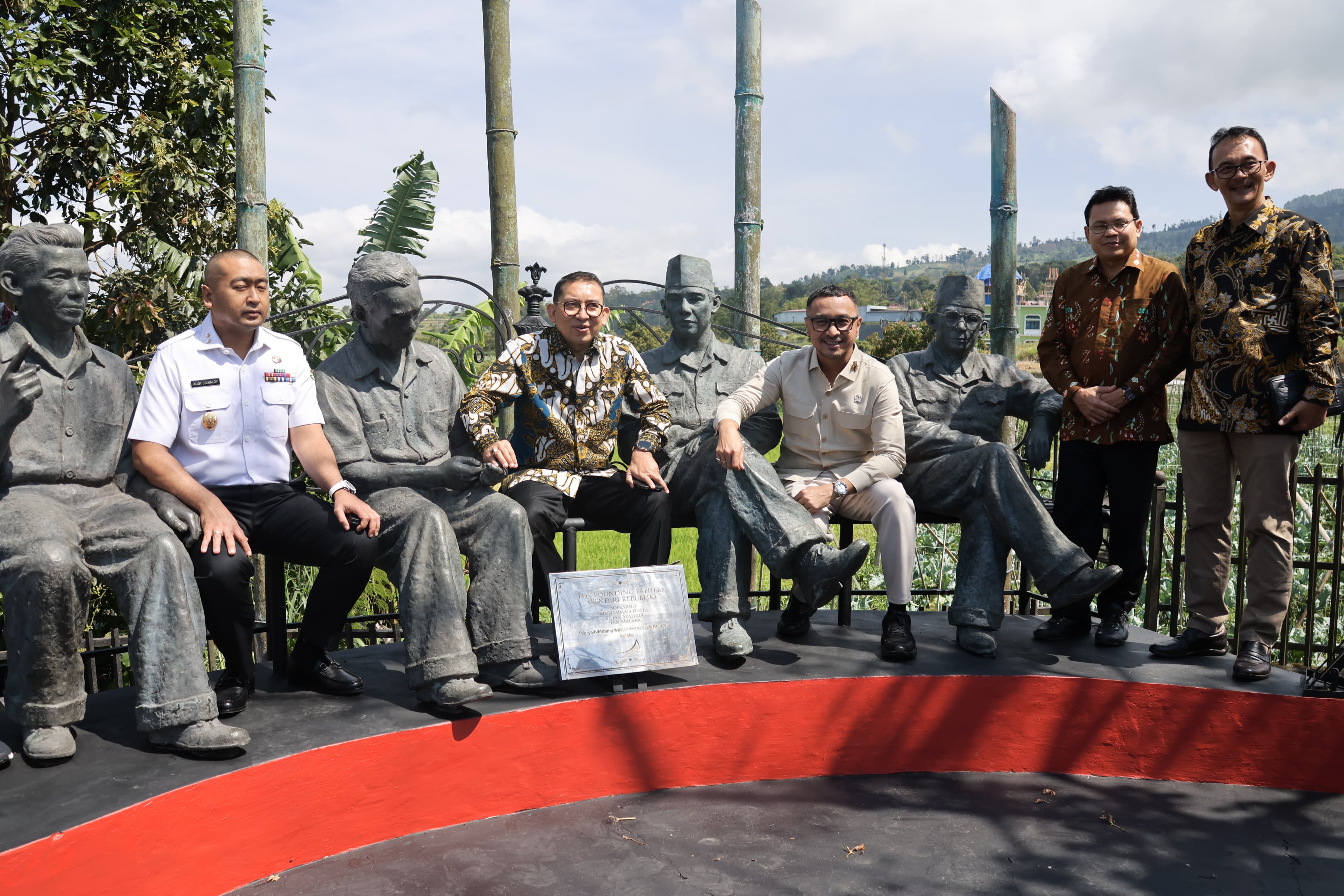 Fadli Zon Resmikan Museum Sastra Indonesia dan Rumah Puisi Taufiq Ismail