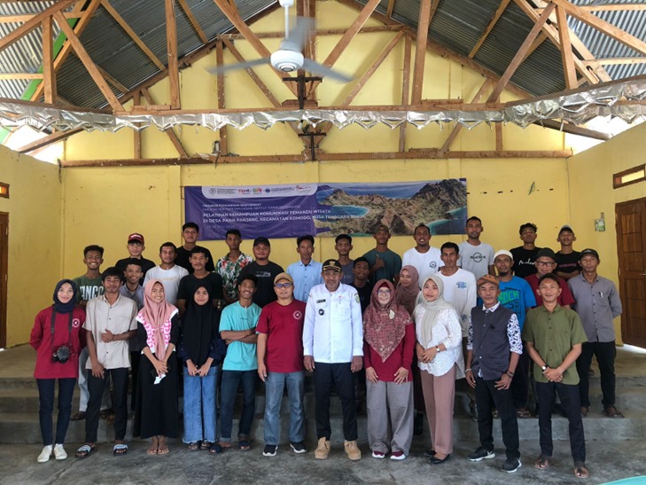 Dosen ITB Beri Pelatihan Bahasa Inggris di Desa Wisata Kepulauan Komodo