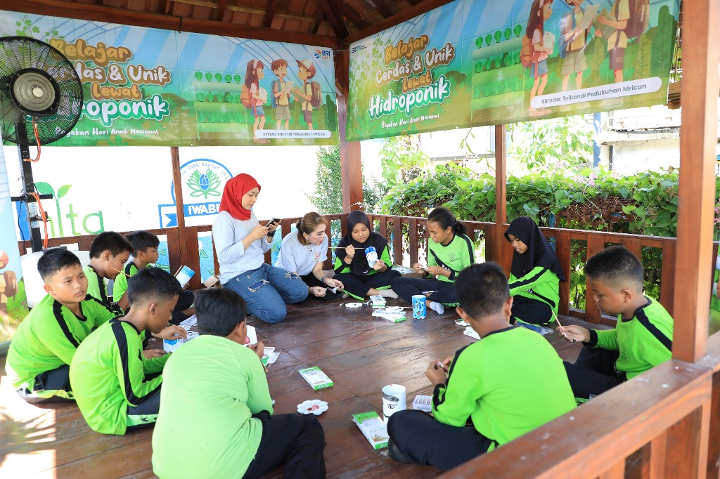 Peringati Hari Anak Nasional, Ini Cara Unik BRI Ajak Anak SD Belajar Tanam Hidroponik