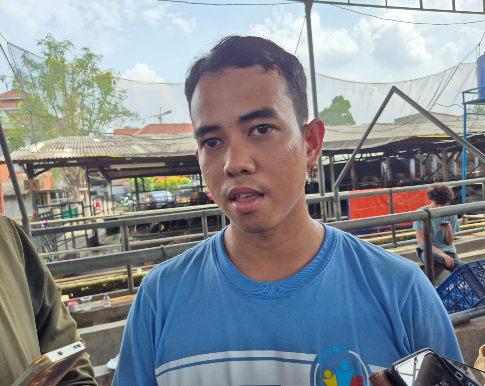 25 Penerima Beasiswa Yasbil Dilibatkan Dalam Distribusi Hewan Kurban Iduladha 2025