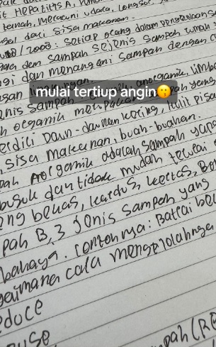 Viral! Guru Ini Bagikan Hasil Tulisan Tangan Muridnya Dari yang Rapi Sampai <i>Curly</i>