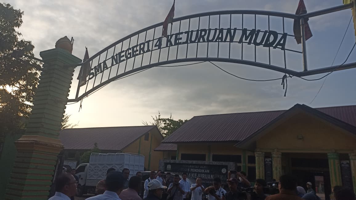 Debu Belantara Aceh Tamiang, Pendidikan dan Demi Masa