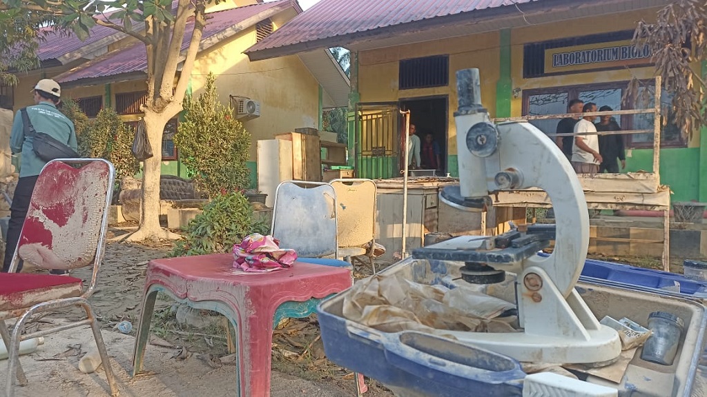 Perdana Masuk Sekolah Pasca Banjir, Perasaan Siswa di Aceh Tamiang Campur Aduk