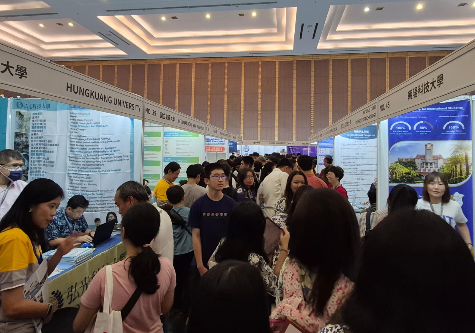 Pameran Pendidikan 2025 THEFI Diserbu Ribuan Pengunjung, Bertabur Info Beasiswa di Taiwan!