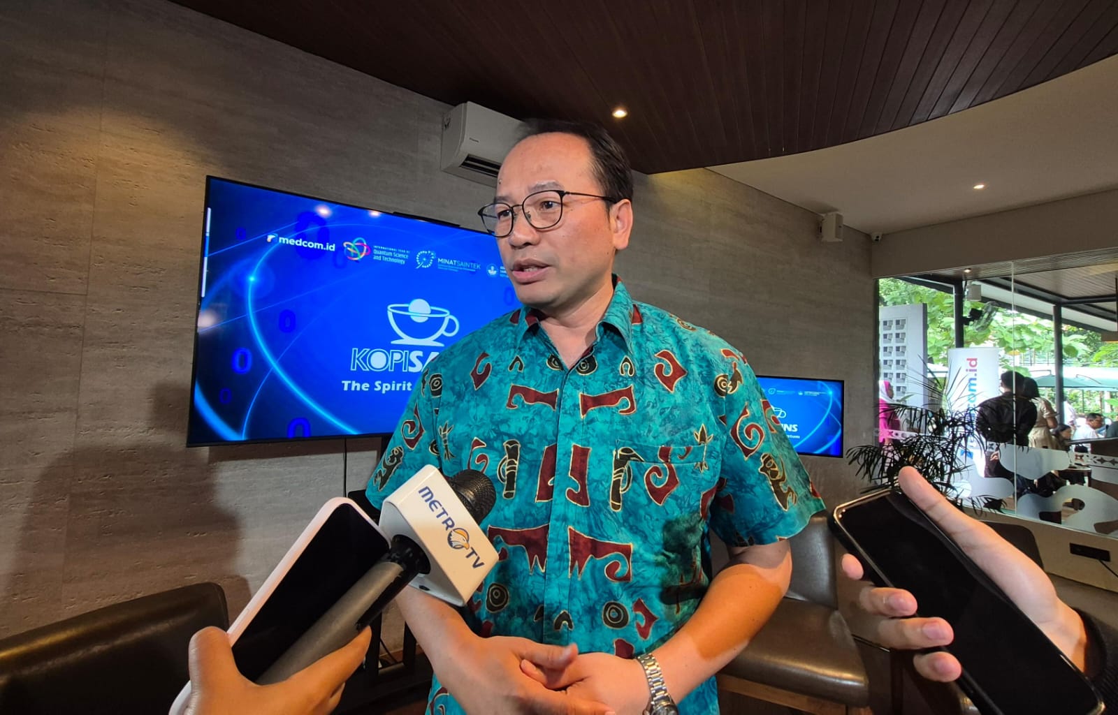 Kemendiktisaintek: Bumikan Sains dan Kuantum hingga di ‘Warung Kopi’