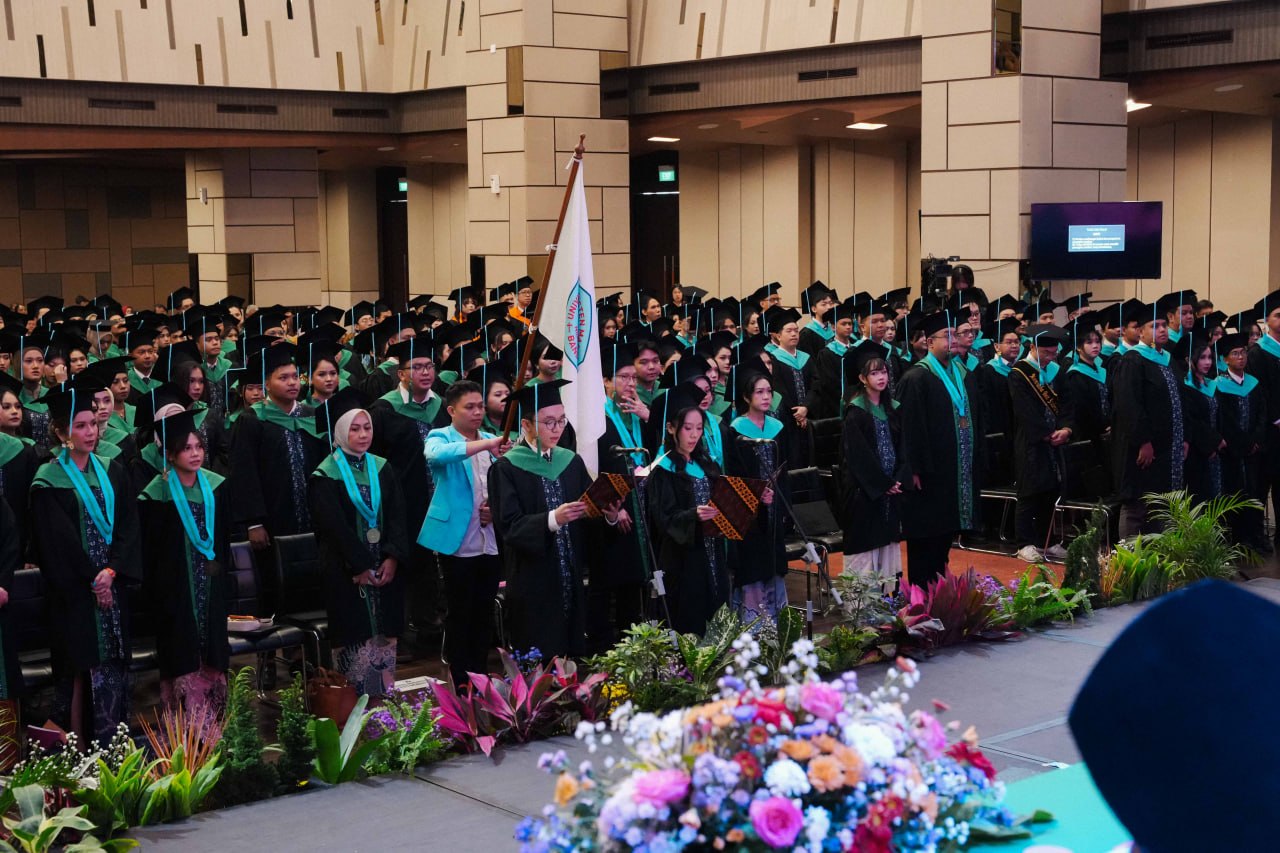 36 Lulusan UK Maranatha Raih IPK 4.00, 249 Lulus Cum Laude di Wisuda 2026