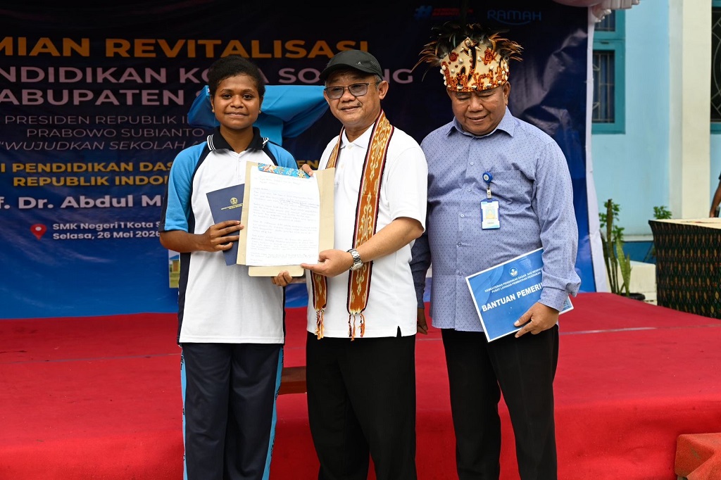 Ungkapan Bahagia Anak Papua ke Mendikdasmen: Fasilitas Modern Beri Kami Harapan Masa Depan