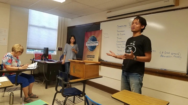 Perjuangan Rifan Kuliah di UGM Sampai S3 di Belanda, Ditentang Ortu hingga Kerja untuk Bertahan Hidup