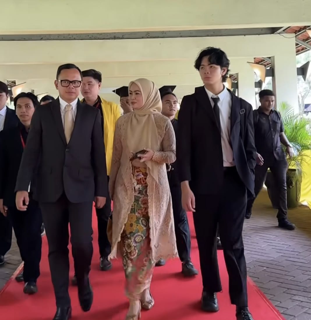 Wisuda UI Bertabur Bintang, 7 Tokoh Nasional Ini Kompak Hadiri Wisuda Putra Putrinya di Balairung