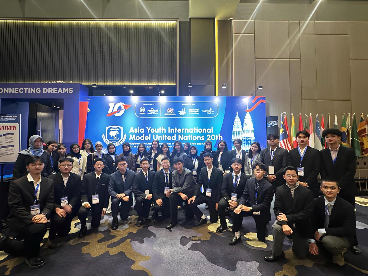 Top! SMA Labschool Jakarta Sabet Penghargaan Tertinggi di AYIMUN 2026 Malaysia